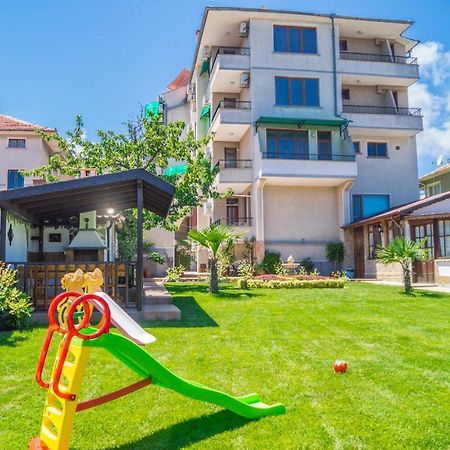 Chrystal Guest House ออบซอร์ ภายนอก รูปภาพ