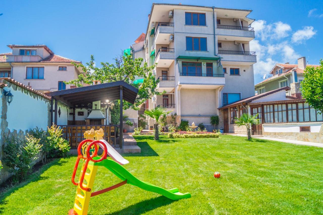 Chrystal Guest House ออบซอร์ ภายนอก รูปภาพ