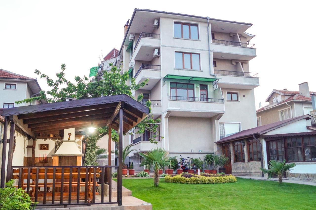 Chrystal Guest House ออบซอร์ ภายนอก รูปภาพ