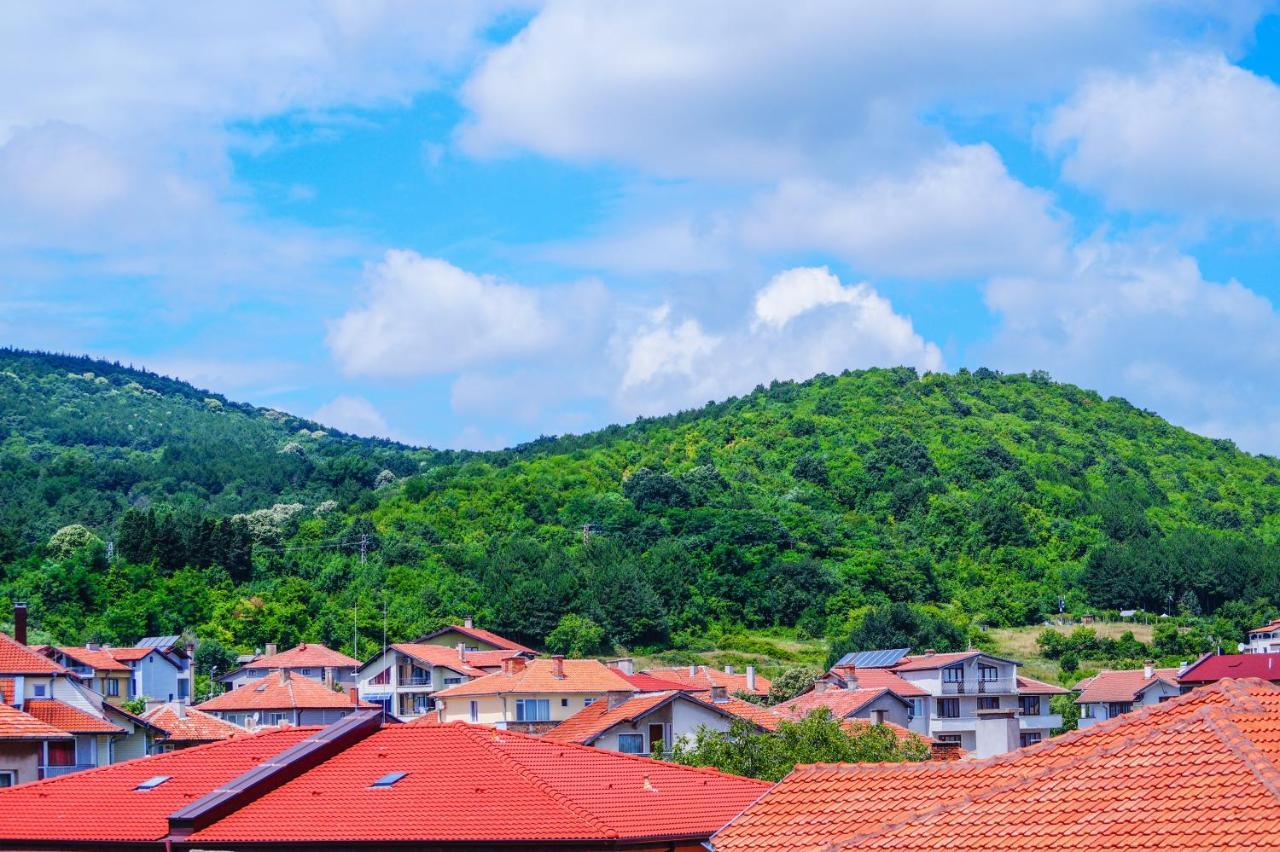 Chrystal Guest House ออบซอร์ ภายนอก รูปภาพ